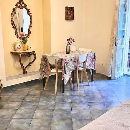 アパート Al Bicerin Apartment, In Historical Center Of *